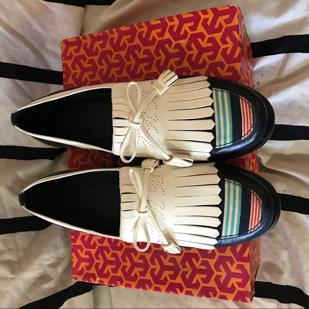 Tory Burch navy Ruth loafers in 7.5